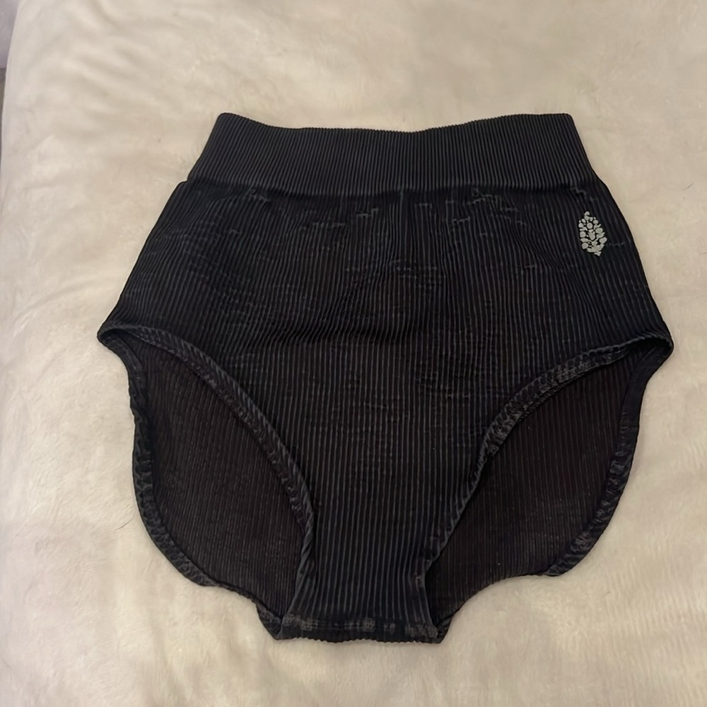 COPY - 🌺free people happiness run brief short - Picture 17 of 17